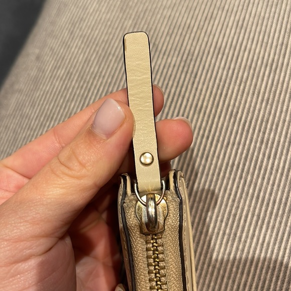 Kate Spade wallet - Picture 7 of 9